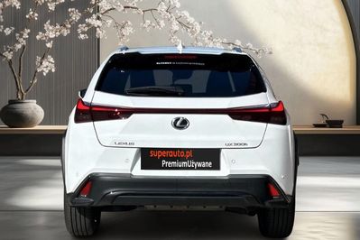 Lexus UX 300h F Sport Design