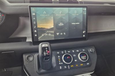 Land Rover Defender 110 D250 AWD S