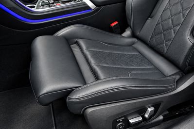 BMW Seria 8 M8