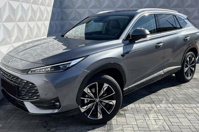 MG HS 1.5T HEV+ Exclusive aut