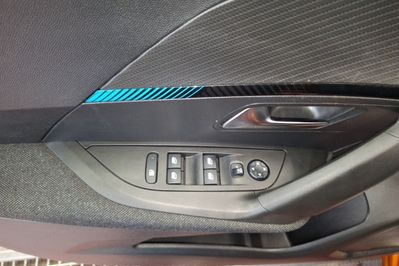 Peugeot 2008 Style 1.2 PureTech EAT8