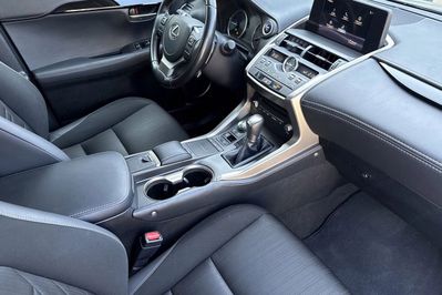 Lexus NX 450h+ Prestige AWD