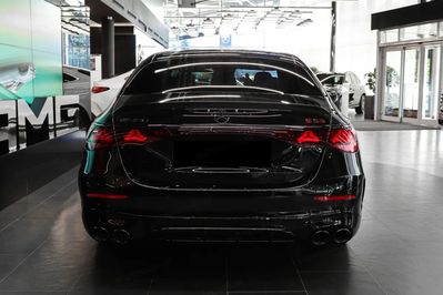 Mercedes Klasa E AMG 53 4Matic+ Hybrid