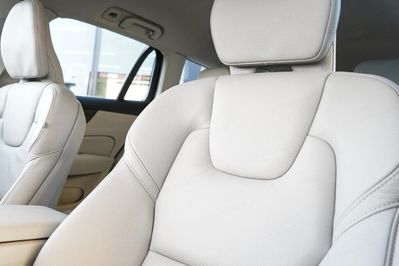 Volvo V60 B4 B Plus Dark