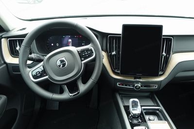 Volvo XC60 B5 B AWD Ultra Dark