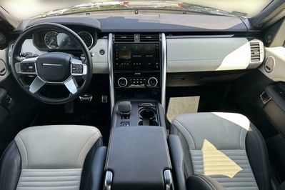 Land Rover Discovery V 2.0 P300 R-Dynamic SE