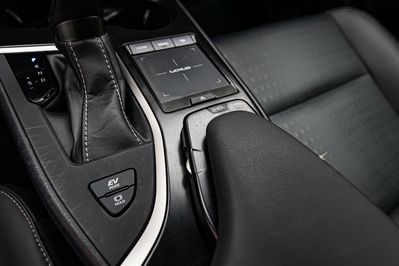 Lexus UX 250h