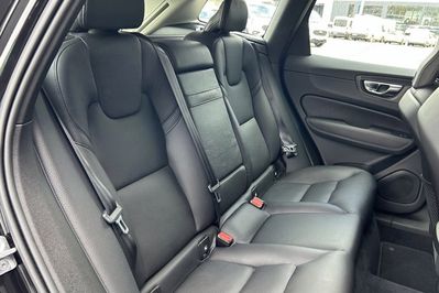 Volvo XC60 B5 D AWD Momentum Pro