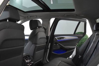 BMW Seria 5 520d xDrive Luxury Line aut