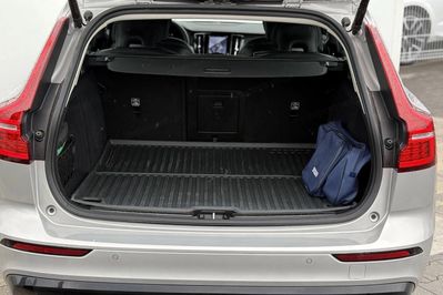 Volvo V60 B4 B Plus Dark