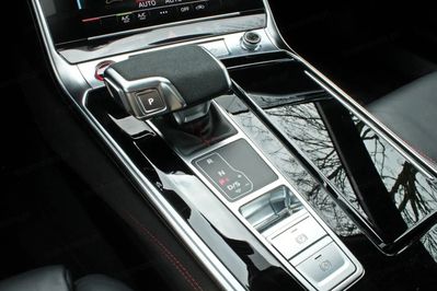 Audi A6 RS6 TFSI quattro Performance Avant