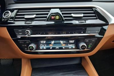 BMW Seria 5 530d xDrive Luxury Line