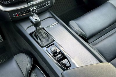 Volvo XC60 T4 R-Design