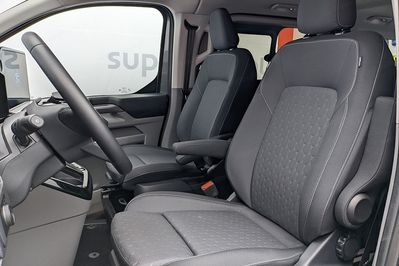 Ford Tourneo Custom L2H1 Titanium 320 A8 AWD