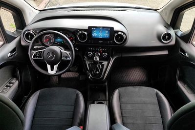 Mercedes T klasa T180d AT