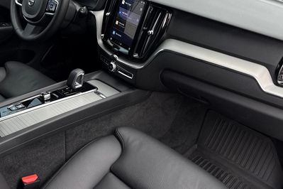 Volvo XC60 B4 B Plus Dark