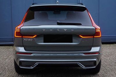 Volvo XC60 B5 AWD Ultra Dark