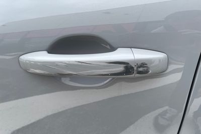 Renault Captur Techno 1.6 E-Tech Hybrid AT