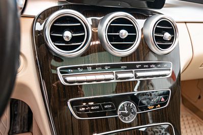 Mercedes Klasa C C 300 9G-TRONIC