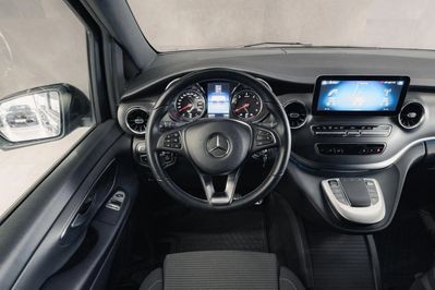 Mercedes V Klasa 300 d 4-Matic  9G-Tronic (długi)