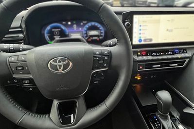 Toyota Camry Executive 2.5 Hybrid Dynamic Force