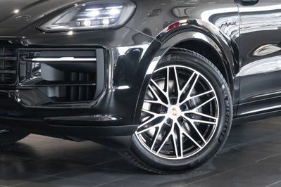 Porsche Cayenne E-Hybrid Black Edition