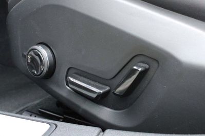 Volvo V60 T6 AWD Plug-In Hybrid Plus Dark