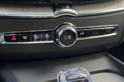 Volvo XC60 T6 Plug-In Hybrid AWD Ultra Dark aut
