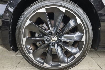Skoda Superb 2.0 TDI SCR 4x4 Sportline DSG