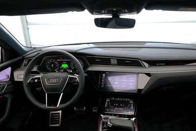 Audi Q8 SQ8 TFSI quattro Tiptronic