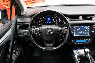 Toyota Avensis 2.0 D-4D Premium