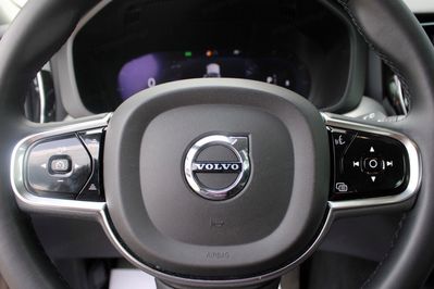 Volvo XC60 B4 D AWD Plus Dark