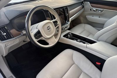 Volvo S90 B4 B Momentum Pro