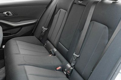 BMW Seria 3 318i Advantage aut