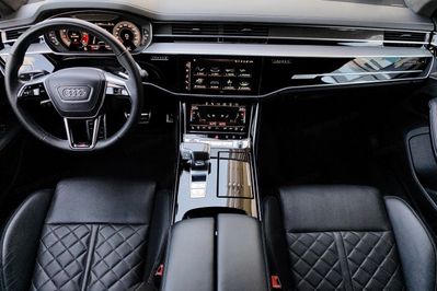 Audi A8 S8 TFSI quattro