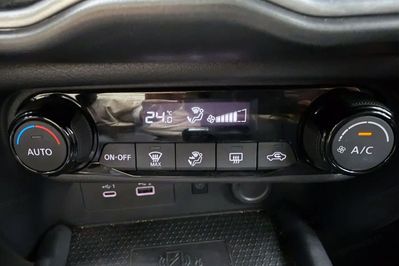 Nissan Juke N-Connecta 1.0 DIG-T