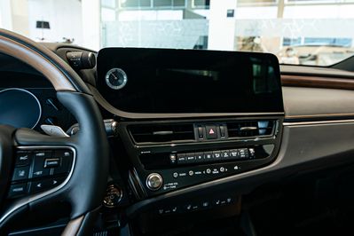 Lexus ES 300h Omotenashi