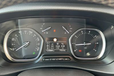 Peugeot Traveller L2H1 Long Business Vip