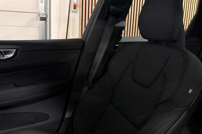 Volvo XC60 B5 AWD Plus Dark