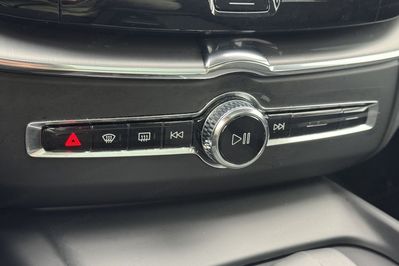 Volvo XC60 T6 Plug-In Hybrid AWD Core