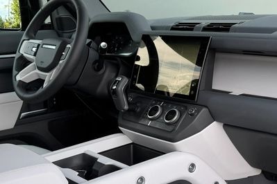 Land Rover Defender D250 S
