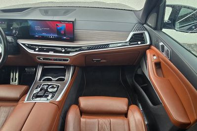 BMW X7 M60i xDrive mHEV sport-aut