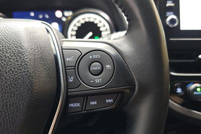Toyota Camry Hybrid Prestige CVT