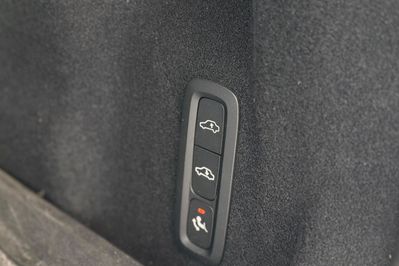 Volvo XC60 T6 Plug-In Hybrid AWD Ultra Dark aut