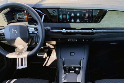 DS N°4 E-Tense Étoile Alcantara  58.3kWh