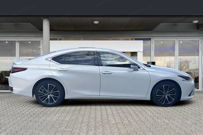Lexus ES 300h Business Edition