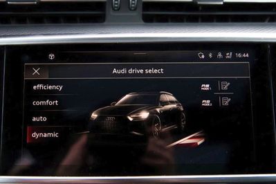 Audi A6 RS6 TFSI quattro Performance Avant