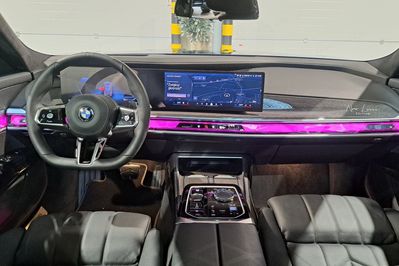 BMW Seria 7 740d xDrive Nero Lusso Edition
