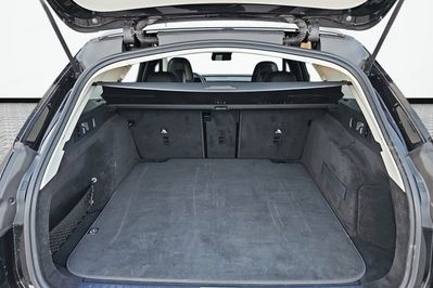 Mercedes Klasa E Kombi 220 d 4MATIC Avantgarde