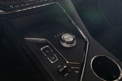 Jac JS8 Pro 1.5 T-GDI 7 DCT 7os.